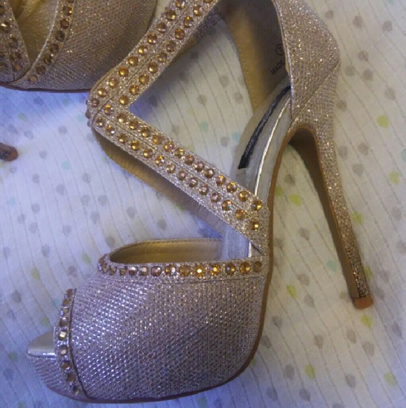 cathy dia Shoes - Adorable gold cathy dia heels