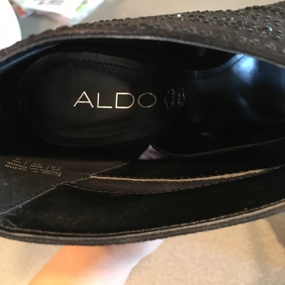 Black High-Heels - Picture 3 of 4