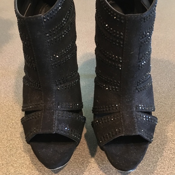 Black High-Heels - Picture 4 of 4