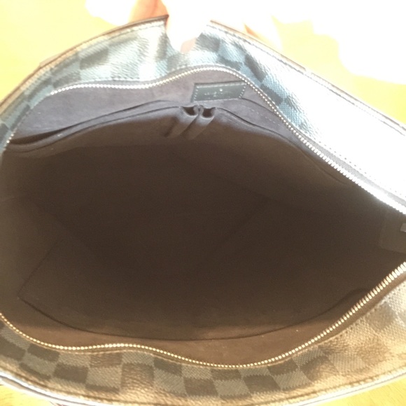 *SOLD* Authentic Louis Vuitton Damier Cobalt - Picture 5 of 8