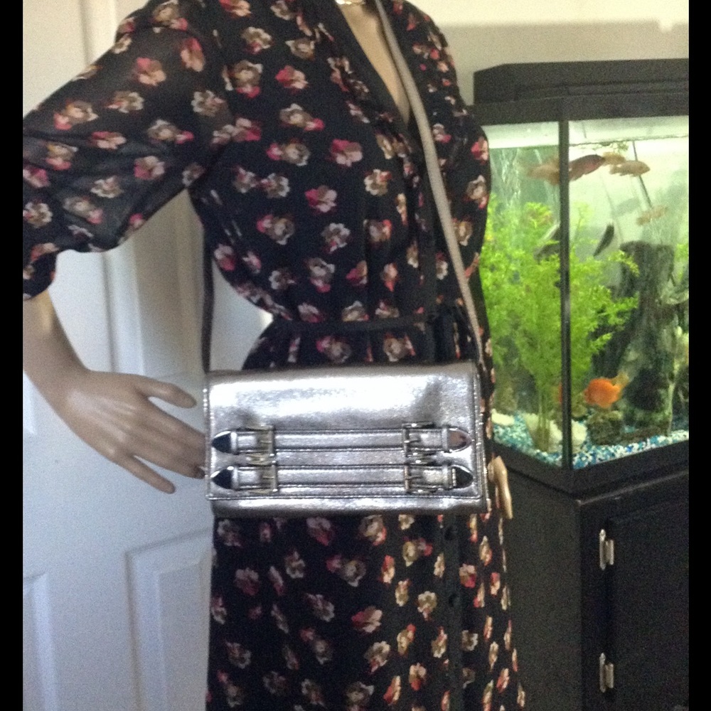 💋MICHAEL KORS Shoulder Bag Clutch NWOT 1 HR Price - Picture 2 of 8
