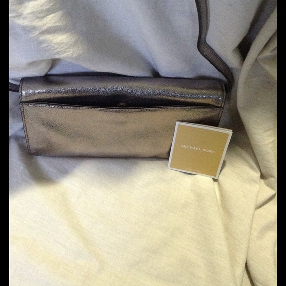 💋MICHAEL KORS Shoulder Bag Clutch NWOT 1 HR Price - Picture 8 of 8