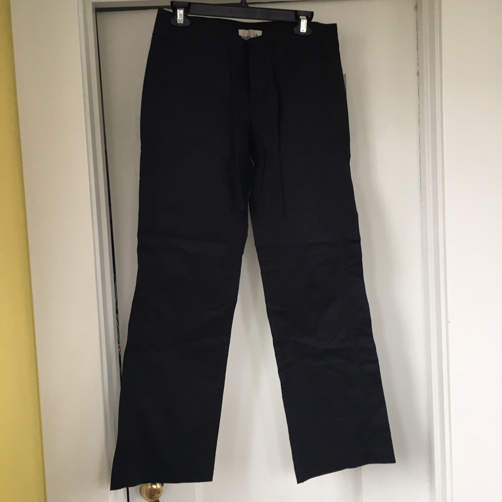 Black capris