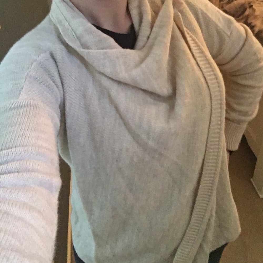 Venus tan/cream sweater
