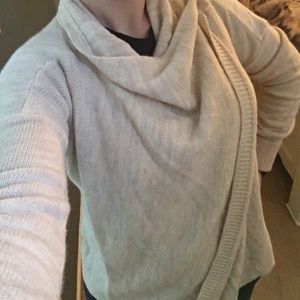 Venus tan/cream sweater