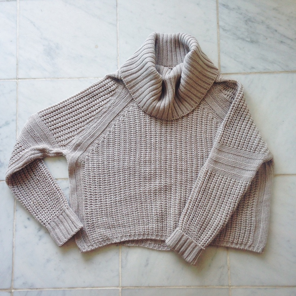 Charlotte Russe chunky crop sweater