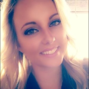 Meet your Posher, Kaylie