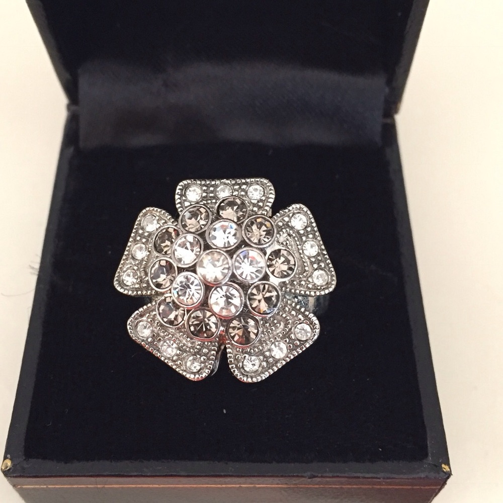 Vintage Art Deco Style  Ring