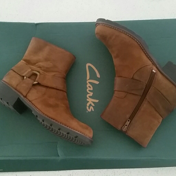Clarks Shoes - ????FLASH SALE ????Clarks booties