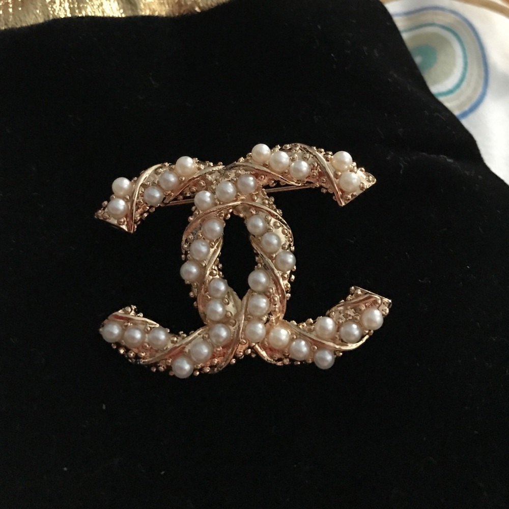 Good quality faux pearls brooch