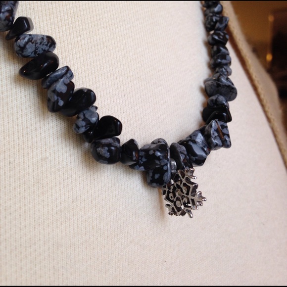 Snow flake obsidian necklace - Picture 2 of 2