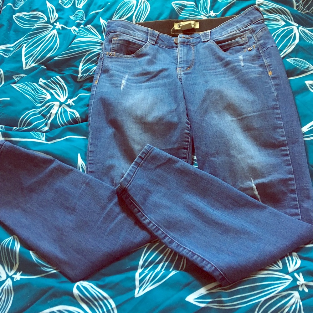 SUPER SLIMMING Democracy skinny ankle jeans!