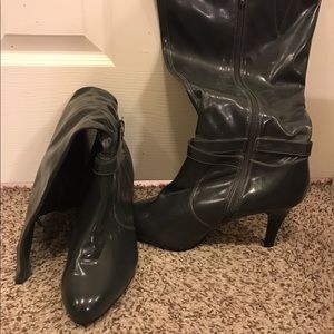 Sz 12W grey knee high boots