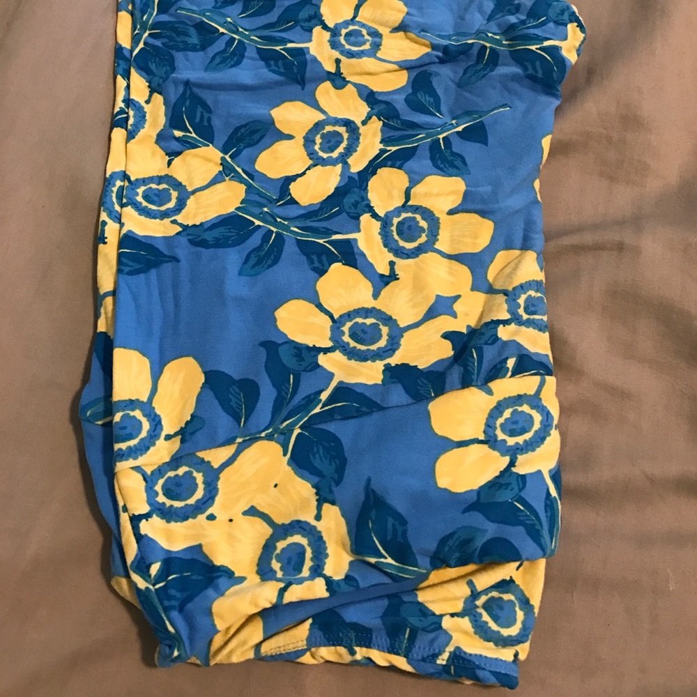 LulaRoe Tall and Curvy Flowers