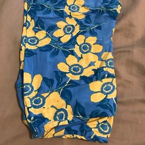 LulaRoe Tall and Curvy Flowers