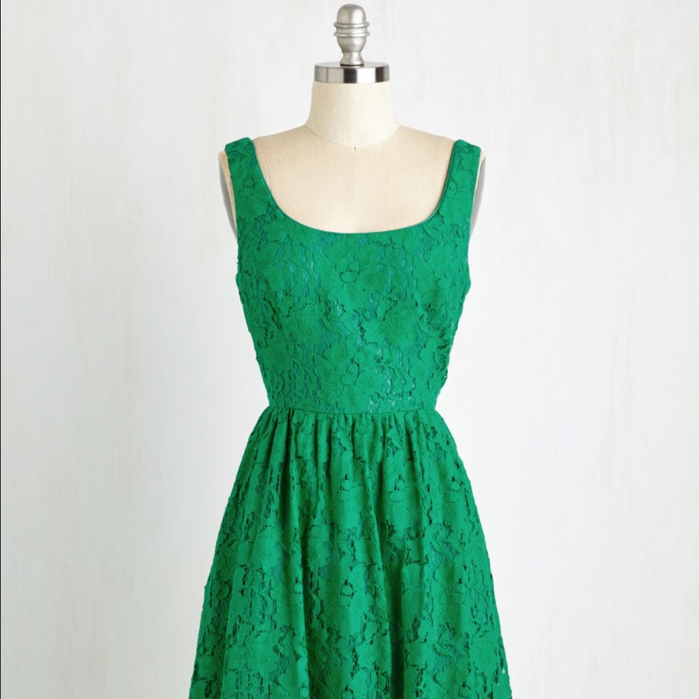 ModCloth Midi lace dress in Kelly Green