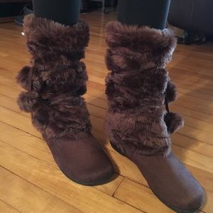 Fur boots
