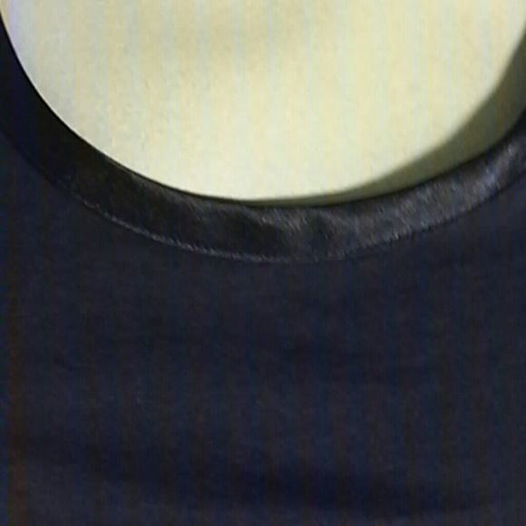 NWOT Banana Republic Luxe Touch Top - Picture 2 of 3