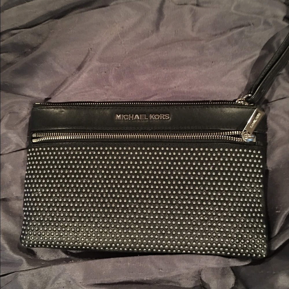 Large wristlet wallet