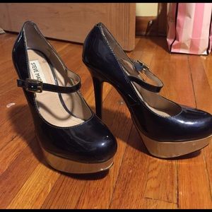 Steve Madden Mary Jane heels size 6