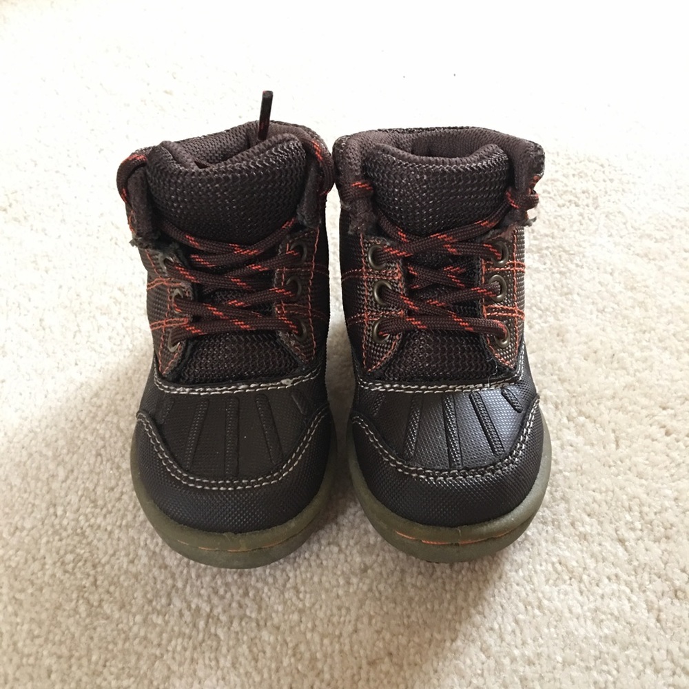 ❗️SOLD❗️OshKosh Duck Winter Boots Brown Toddler