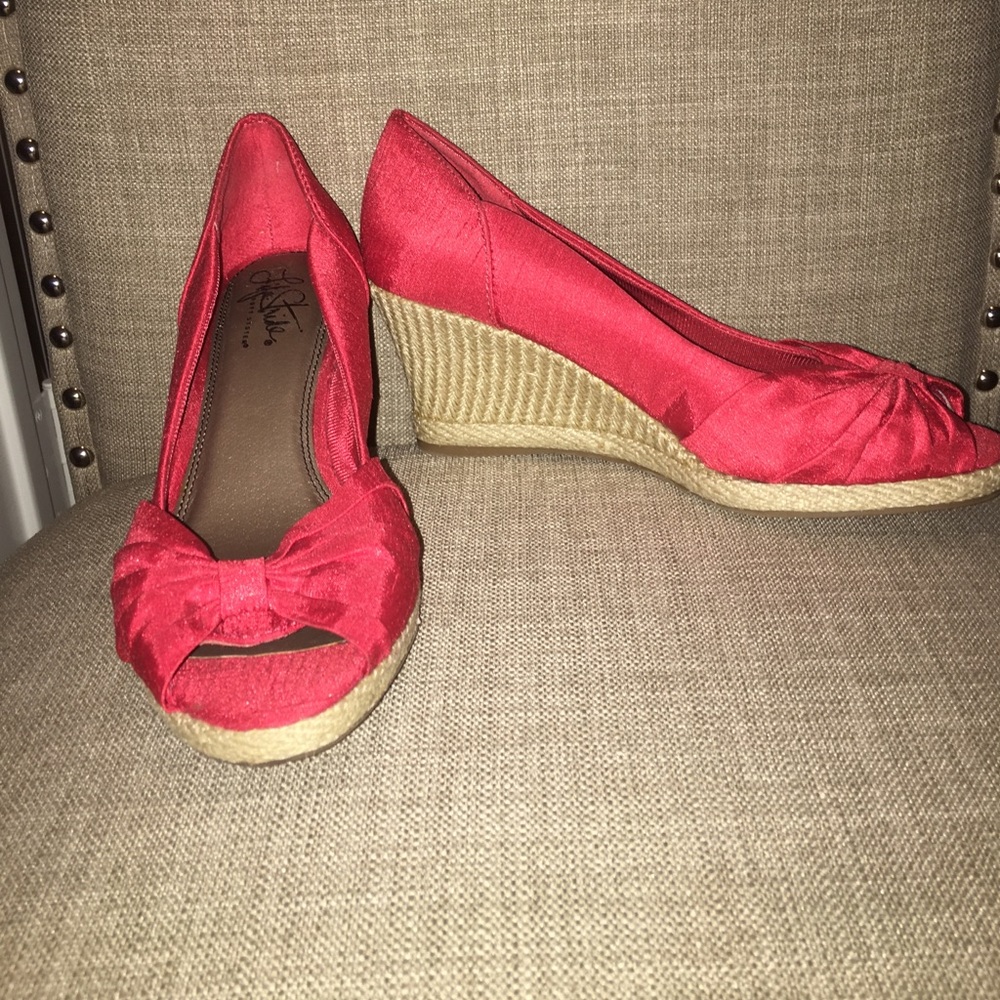 Coral wedge peep toe heel