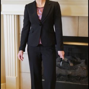 Tahari Pant Suit Pinstriped Black