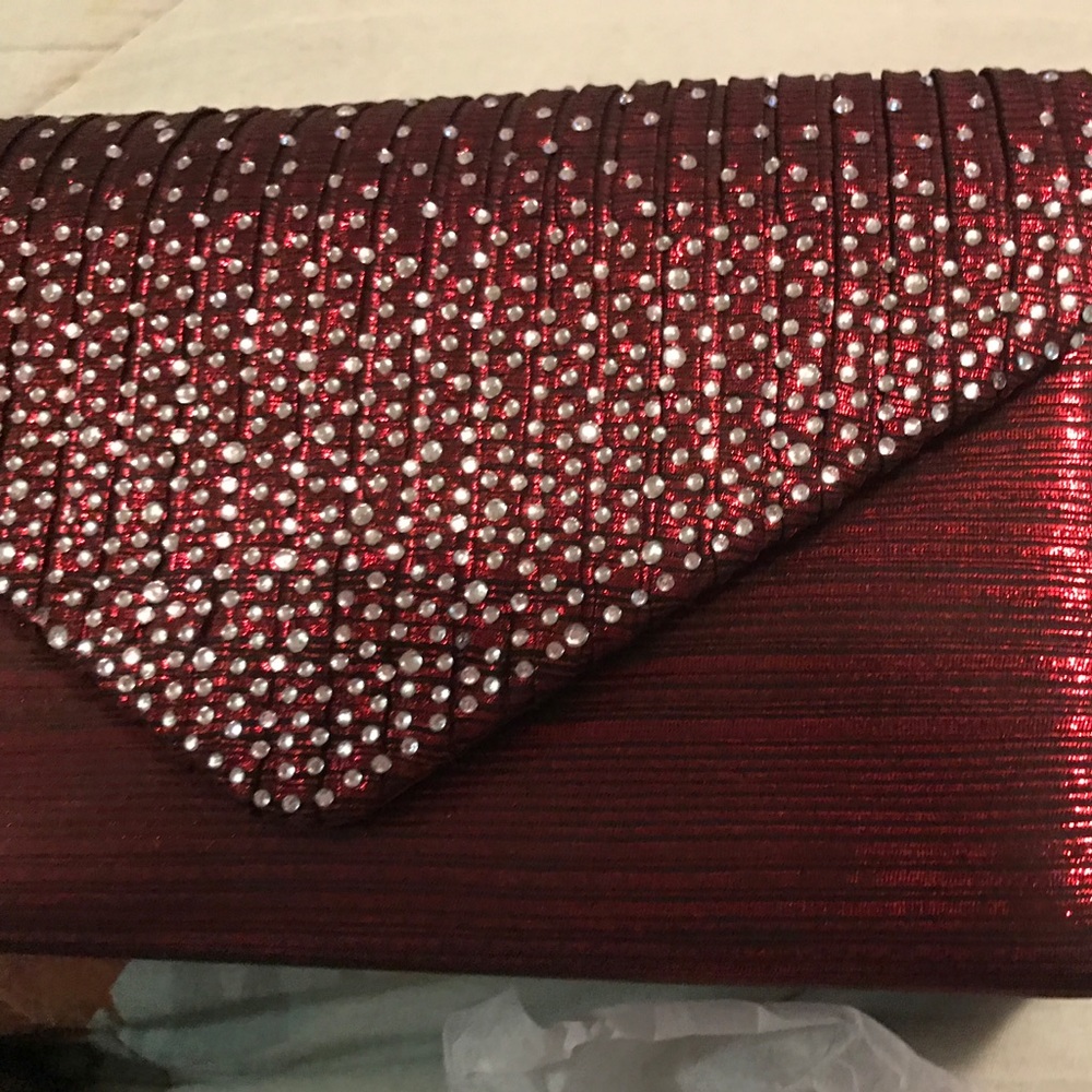 Red clutch