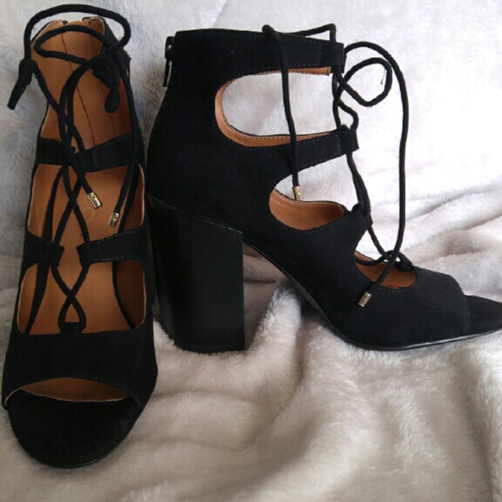 SOLD Aldo lace heels