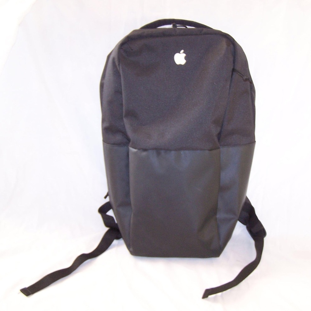 APPLE BACKPACK