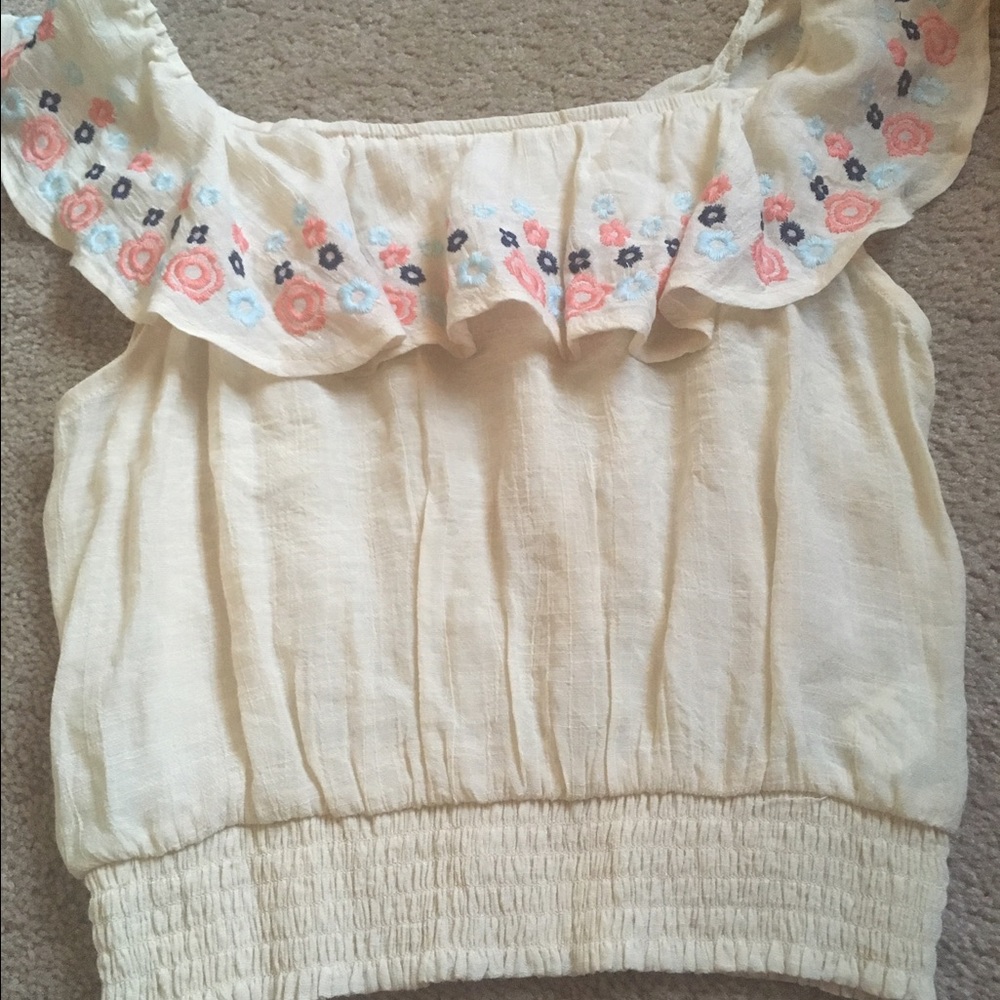 Over the shoulder crop top