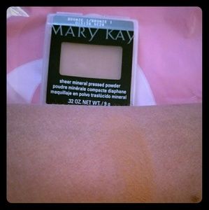 Sheer mineral pressed  powder