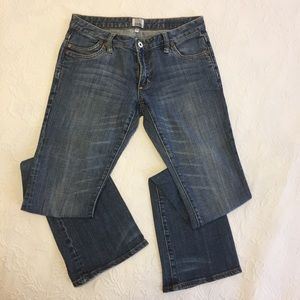 SALT 👖 Jeans with slight boot leg