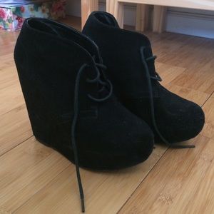 FINAL CALL! Bakers platform booties!