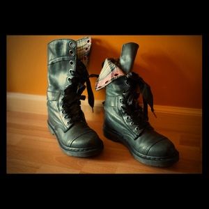 Dr. Martin Triumph 1914 Boot