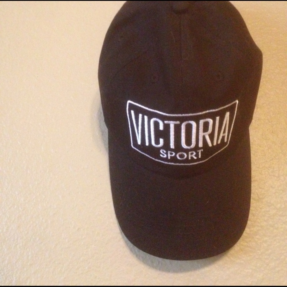 NWT Victoria Sport Hat