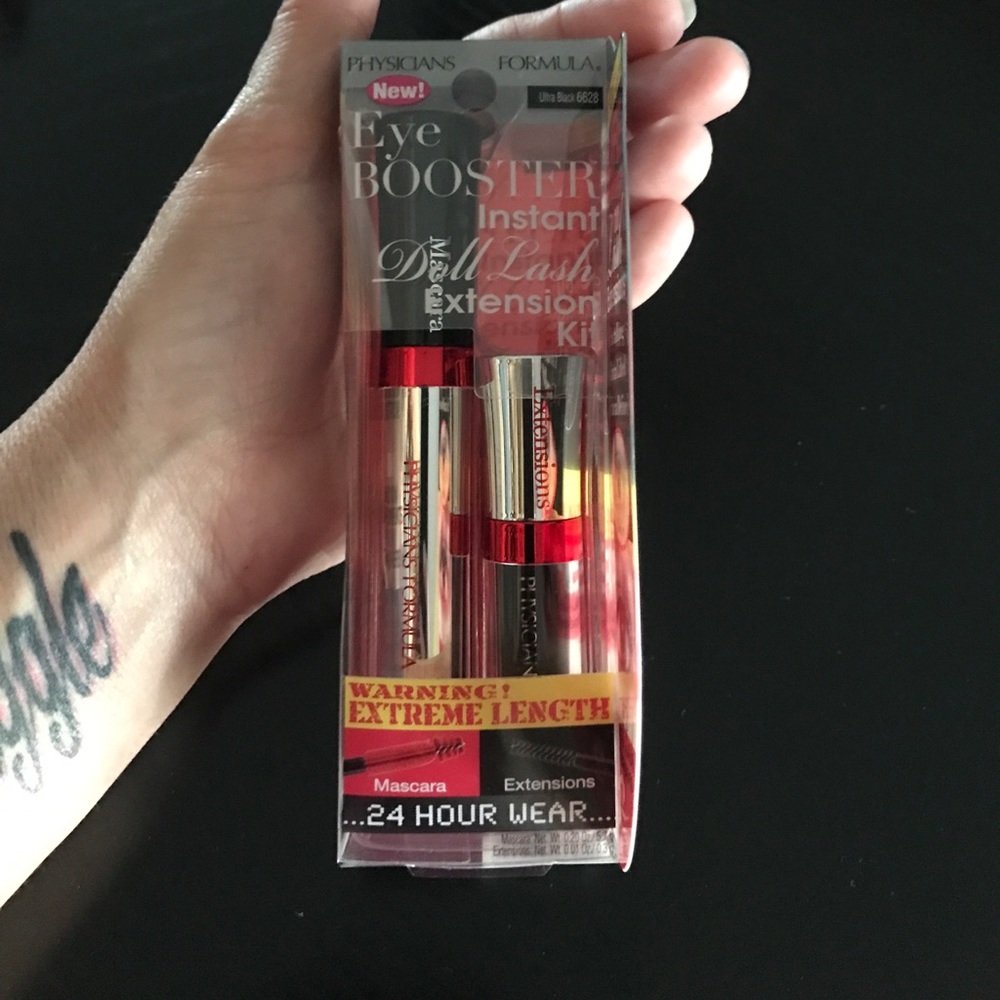 ๐ฅ FLASH SALE ๐ฅ Makeup Bundle ๐ - Picture 3 of 6