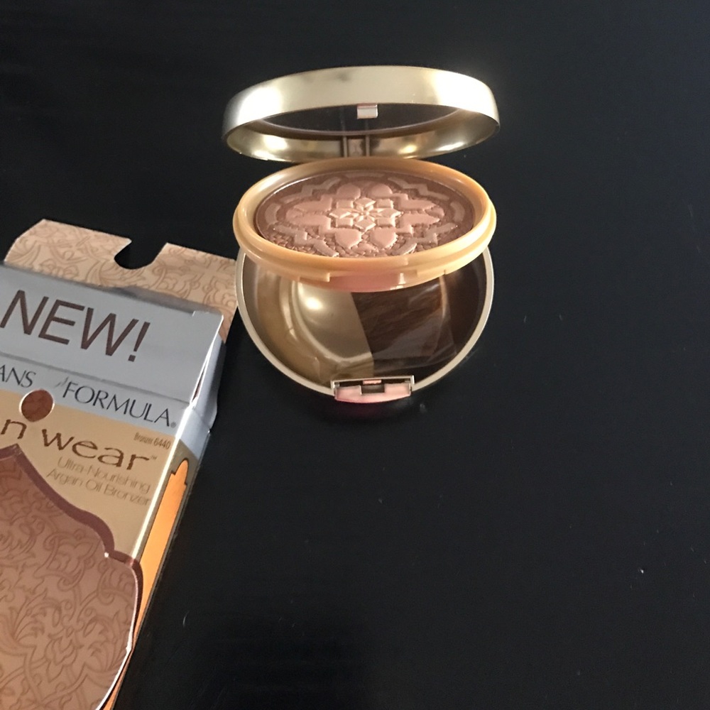 ๐ฅ FLASH SALE ๐ฅ Makeup Bundle ๐ - Picture 6 of 6