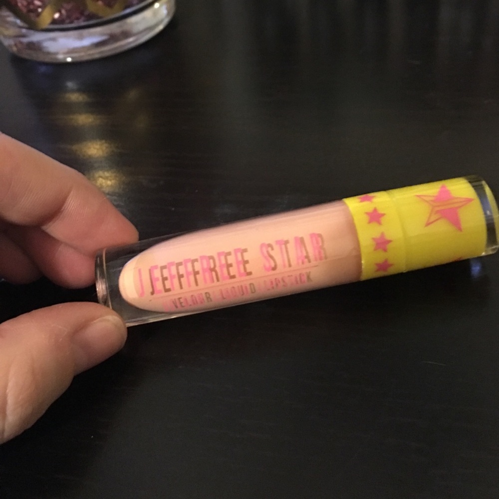 Jeffree Star- Velour Liquid Lipstick- Nude Beach