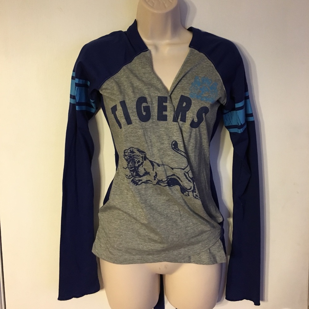 NWT PINK Victoria's Secret blue/gray wrapfront top