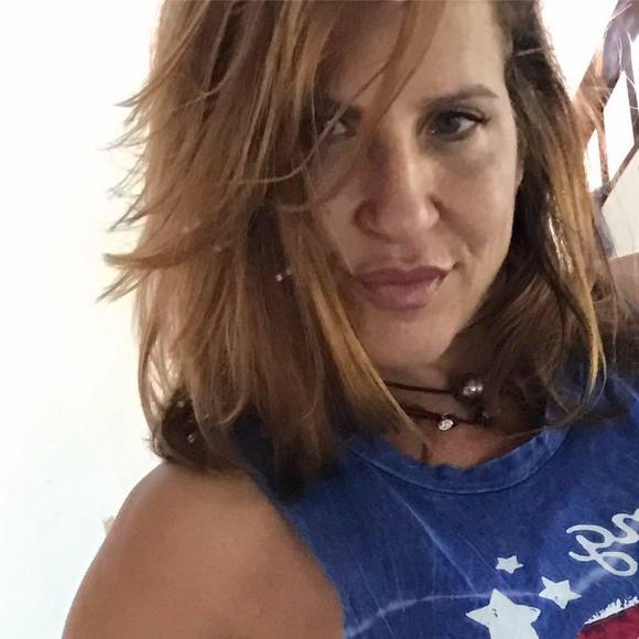 Meet your Posher, Emily - Picture 2 of 2