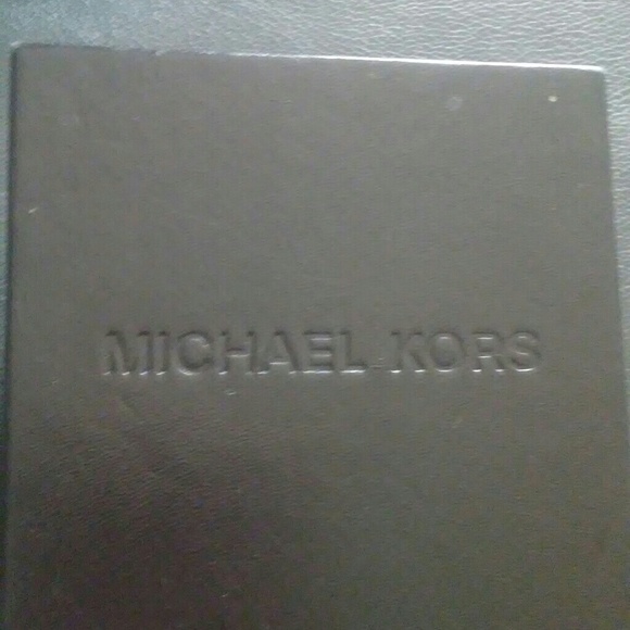 Michael kors women rose gold watch - Picture 2 of 2