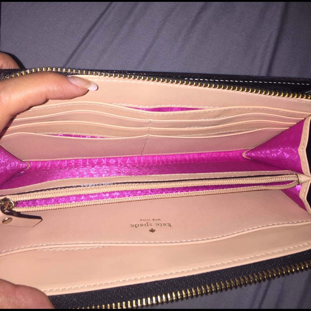 🔥🔥SOLD🔥🔥Kate spade wristlet/wallet - Picture 3 of 4