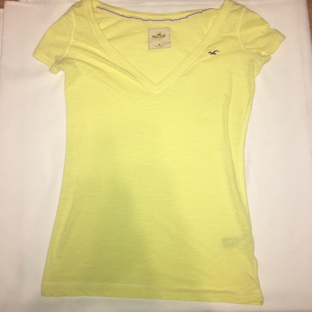 Bright summery Hollister shirt Sz M 😘