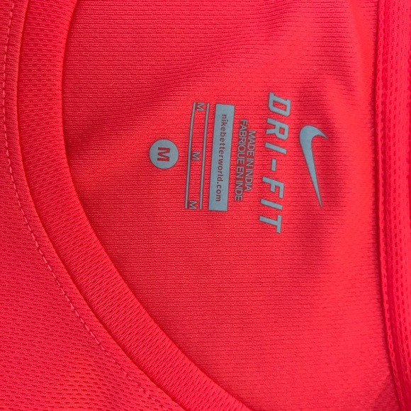 Nike Dry Fit Workout Top - Picture 4 of 4