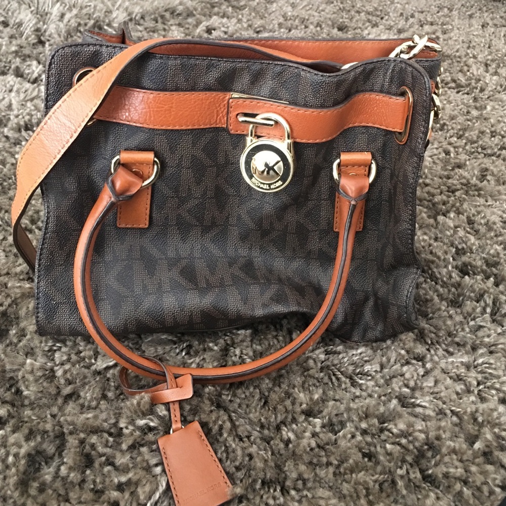 Micheal Kors purse