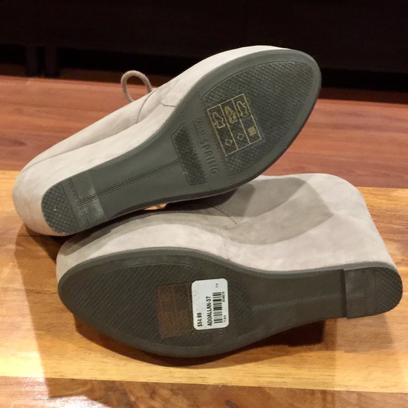 Taupe wedge booties NWT!!! - Picture 3 of 4