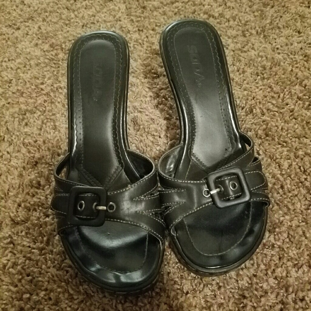 Soda heel sandals