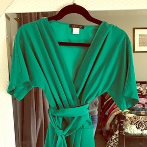 Green short sleeve dress