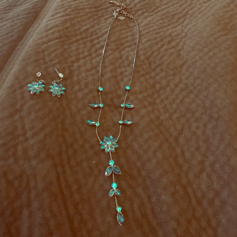 Necklace and earrings set